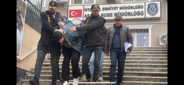 İstanbul'da dehşete düşüren olay! Sebepsiz cinayet: Çatı katında otururken arkadaşını öldürdü!