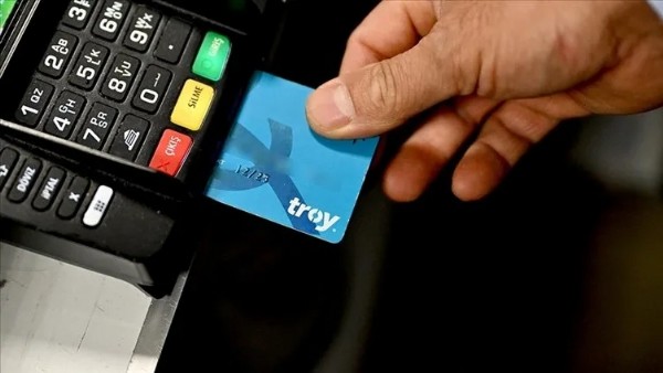 Kredi ve banka kartlarında yeni dönem! Resmi Gazete'de yayımlandı