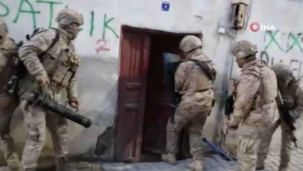 Şanlıurfa merkezli terör operasyonu: 18 gözaltı
