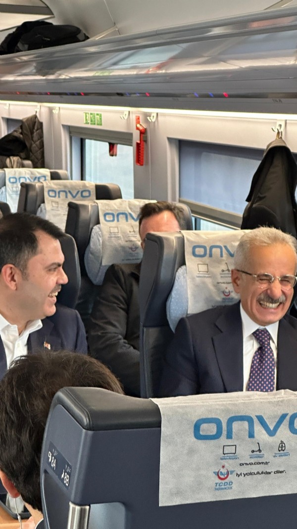 Uraloğlu ve Kurum'dan YHT yolculuğu! Konya'ya hızlı trenle gittiler