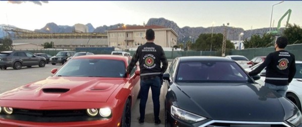 Yaklaşık 540 milyon lira değerinde lüks araç vurgunu engellendi