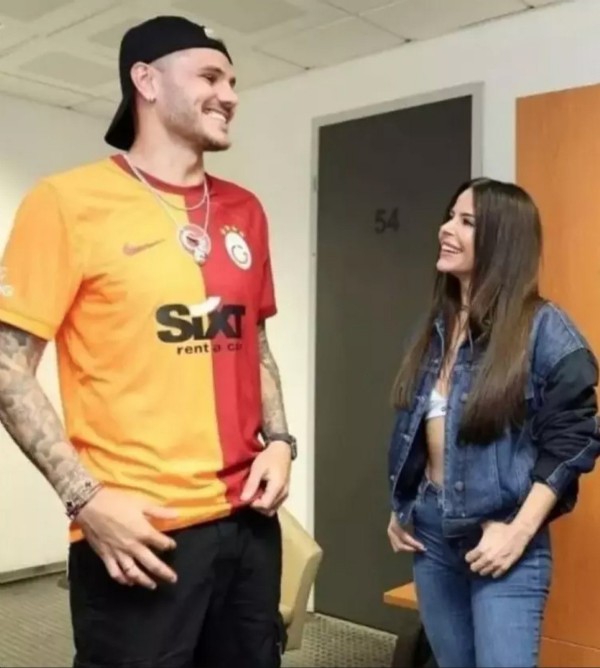 Mauro Icardi'den şaşırtan hareket! Simge Sağın'ın...