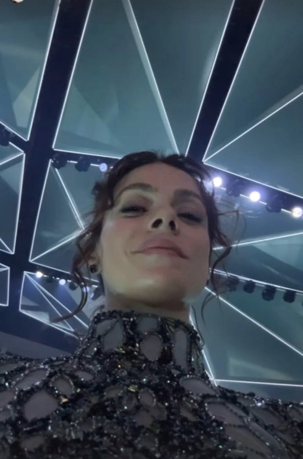 Ünlü şarkıcı Arabistan'ı salladı!