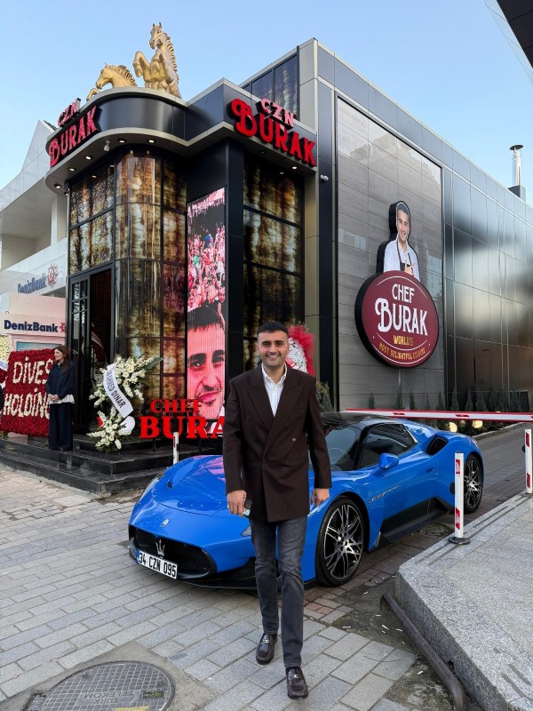 CZN Burak'tan yepyeni mekan!