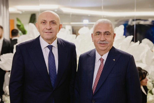 Sinan Engin'in kızı nişanlandı! İşte mutluluk dolu o anlar...