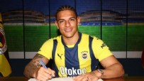 Fenerbahçe Diego Carlos'u resmen duyurdu! 3,5 yıllık imza geldi Haberi