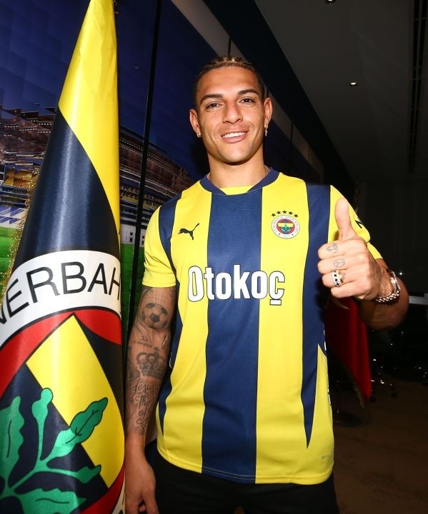 Fenerbahçe Diego Carlos'u resmen duyurdu! 3,5 yıllık imza geldi
