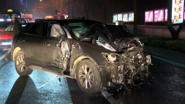 Sarıyer'de 7 aracın karıştığı zincirleme kaza: 3 yaralı