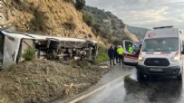 Festival yolunda feci kaza! Midibüs şarampole devrildi Haberi