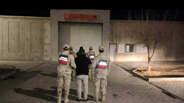 Iğdır’da 15 düzensiz göçmen yakalandı