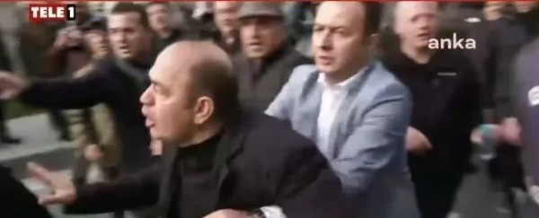 Çağlayan'da CHP'lilerden skandal provokasyon: İmamoğlu'nu bahane ettiler, polislere saldırıp taşkınlık çıkardılar!