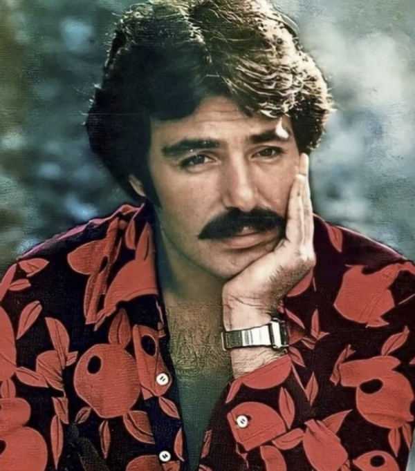Ferdi Tayfur’un 'Emmioğlu' şarkısını seslendirdi