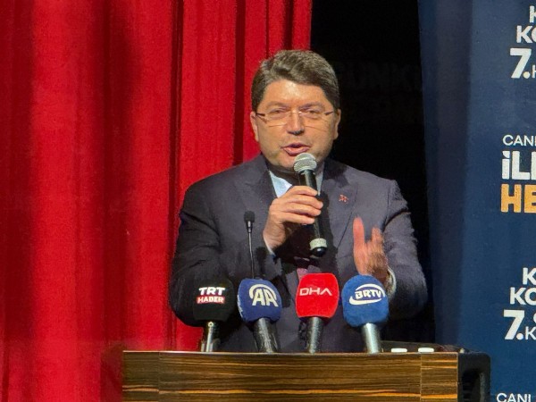 Adalet Bakanı Yılmaz Tunç: Şimdi sıra terörü, silahlarıyla beraber tarihe gömmekte
