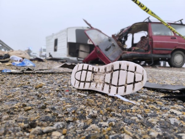 Aşırı sis, kazayı beraberinde getirdi: Çok sayıda can kaybı var!