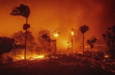 Kaliforniya’nın kabus gecesi: Alevler ABD’yi yutuyor! Kıvılcımdan yangın felaketine