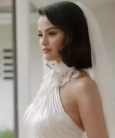 Selena Gomez'in Düğün Pastası!