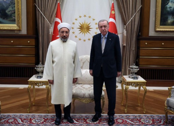 Cumhurbaşkanı Erdoğan Diyanet İşleri Başkanı Arpaguş'u kabul etti .