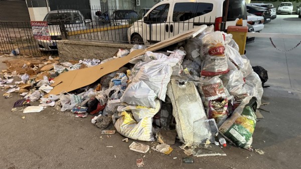 CHP'li belediyede çöp krizi! Adana sokakları pisliğe teslim oldu