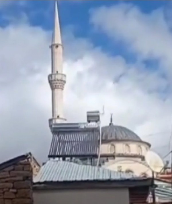 Makinesi Kaybolunca Camiiden Anons Yaptı!