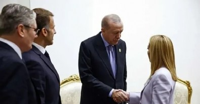 Dünya bu diyaloğu konuşuyor! Cumhurbaşkanı Erdoğan'ın Meloni'ye 'sigarayı bırakma' tavsiyesi manşetlerde!