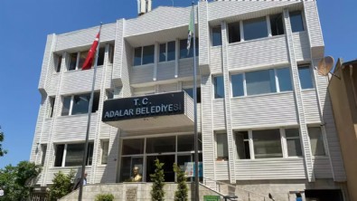 CHP’li Adalar Belediyesi'nin bütün görevlerini imzalanan protokolle İBB’ye yaptırdığı ortaya çıktı