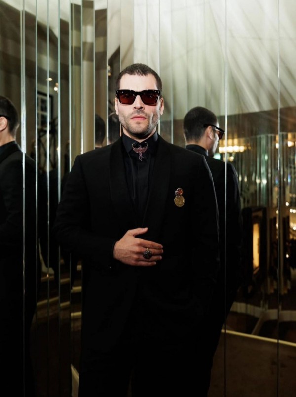 Oyuncu Akın Akınözü, Cannes’da