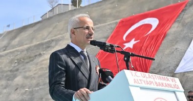 Antalya'da ulaşımı rahatlatacak yenilik! Bakan Uraloğlu açıkladı