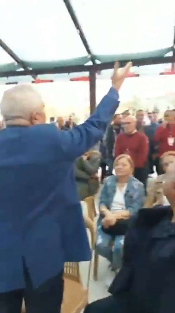 Giresun'da CHP kongresinde gerginlik! İl başkanı mikrofonu fırlatarak kürsüden indi