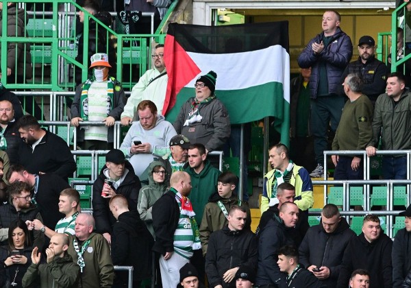 Celtic taraftarı soykırıma sessiz kalmadı! 'Onları hemen atın'