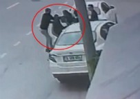  DRİFT - Bursa’da Drift Yapan Sürücü Polise Saldırdı: Silahını Almaya Çalıştı