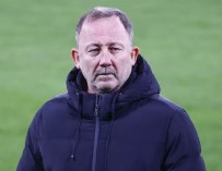 HÜLYA AVŞAR - Sergen Yalçın'a O İsimden Destek Geldi!