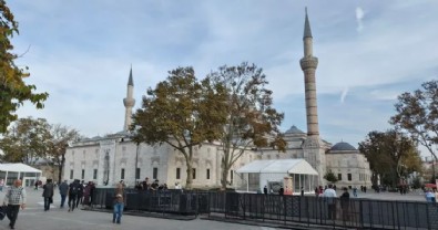 İBB'nin konser alanı tepki topladı! 'Bu organizasyonları yapacak başka yer kalmadı mı?'