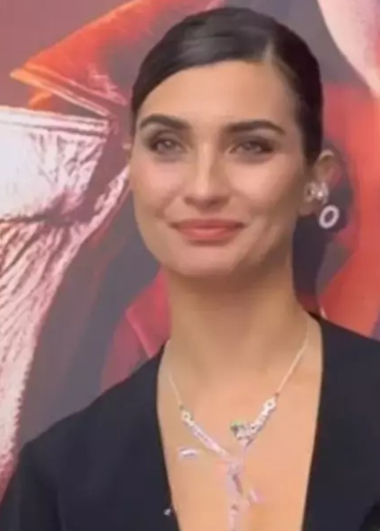 Tuba Büyüküstün'den Net Tavır!