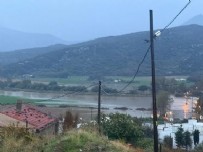 Gökçekada'da sağanak sele döndü! Evler su altında kaldı