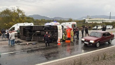 Bartın'da işçi servisi devrildi! Ölü ve yaralılar var