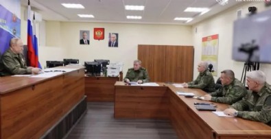 Putin'den Kamuflajlı Toplantı!