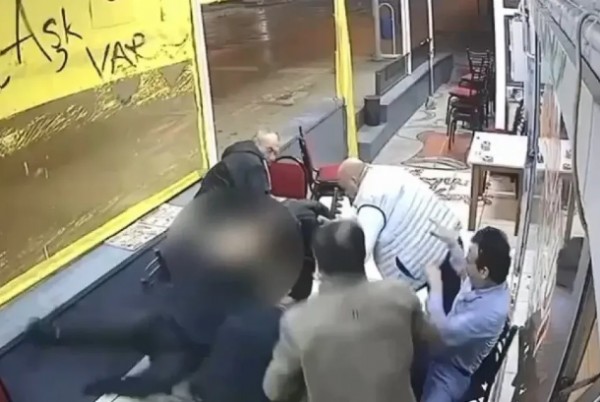 Çay Ocağında Otururken Vuruldu!