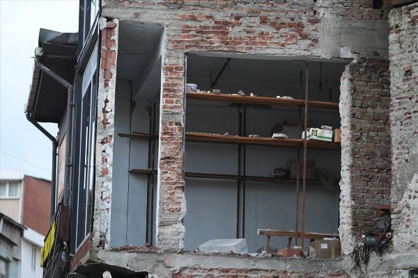 Balıkesir'de çöken binalar böyle görüntülendi! Depremin hasarı gün aydınlanınca ortaya çıktı