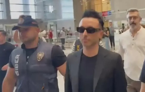 LGBT'li Şarkıcı İçin İstenen Ceza!