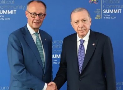 Almanya Başbakanı Türkiye'den İstedi!