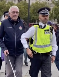 İNGILTERE - Filistin'e Destek Verdiği Gerekçesiyle Görme Engelli Vatandaşı Tutukladılar!