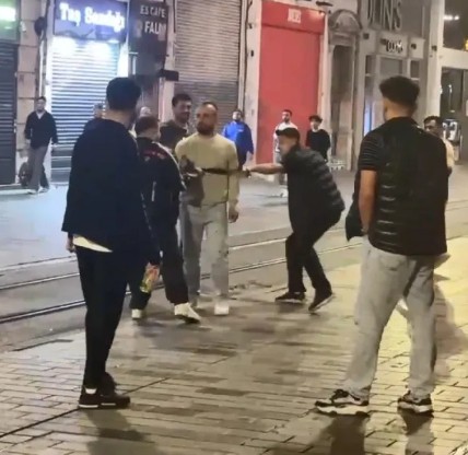 Kadınlardan Meydan Dayağı!