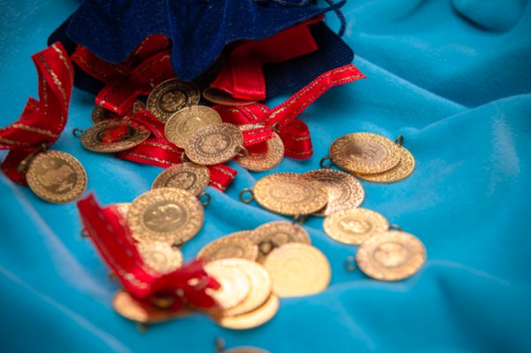 Altın Rekora Doymuyor!