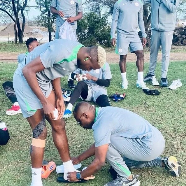 Galatasaray taraftarını endişelendiren görüntü! Osimhen'in bu karesi viral oldu