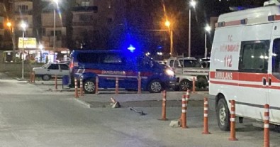 Burdur'da jandarma aracı ile otomobil çarpıştı: 2'si jandarma 5 kişi yaralandı