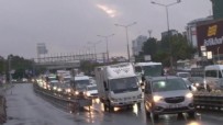 İstanbul güne yağmurla başladı! Trafik yüzde 83'ü gördü