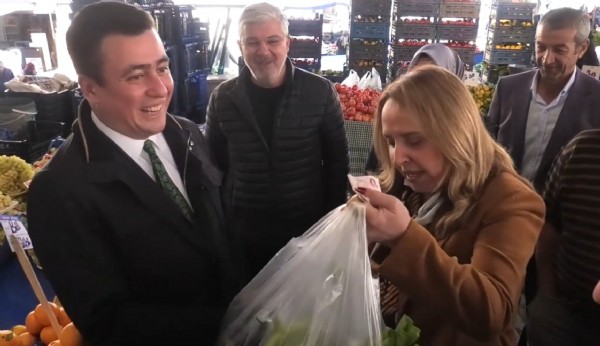 Osman Gökçek'ten CHP'li vekile tokat gibi yanıt! 'Baklava kutularından biraz almanız lazım'