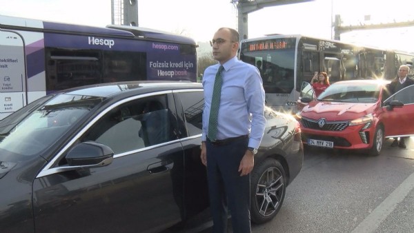 Bir dakikalık sessizlik bir asırlık minnet! 15 Temmuz Şehitler Köprüsü'nde saygı duruşu