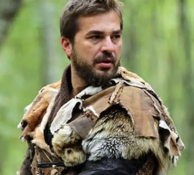 Ünlü Oyuncu Dubai'ye Yerleşti!