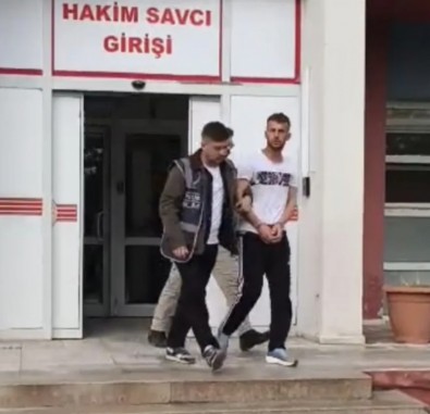 Aydın'da Husumetlisine Sopayla Saldırdı!